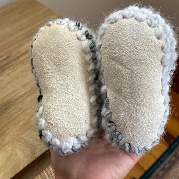 Wool shearling baby booties size 6-12 months - Picture 4 of 6